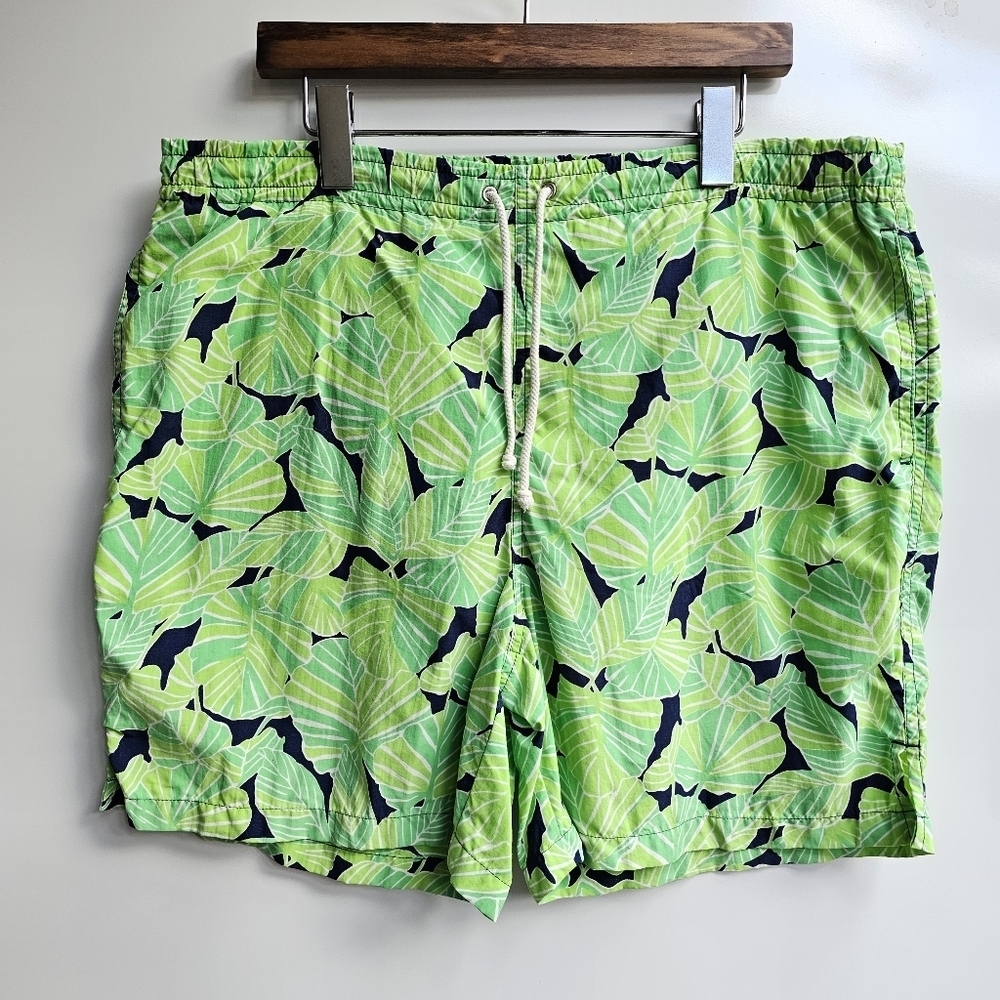 Lilly Pulitzer "Men's Stuff" Capri Trunk Swim Shorts Green Leaf Print, Med